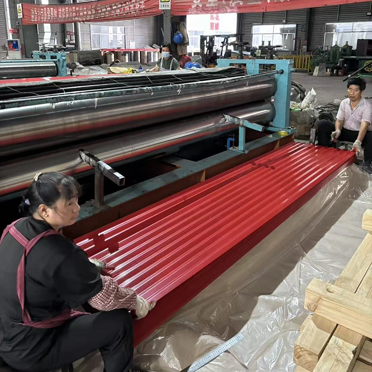 Гофрированная металлическая кровля с цветным покрытием